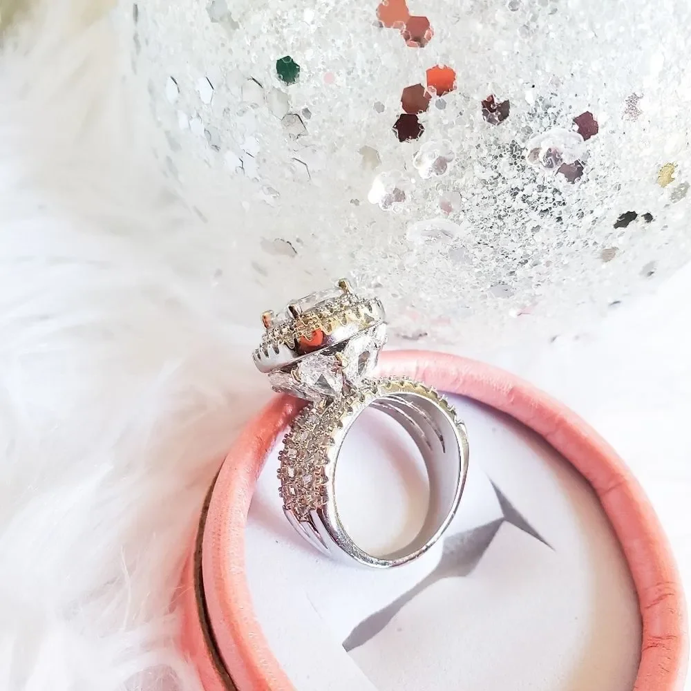 NEW!! Dazzling Halo Cushion Cut Ring